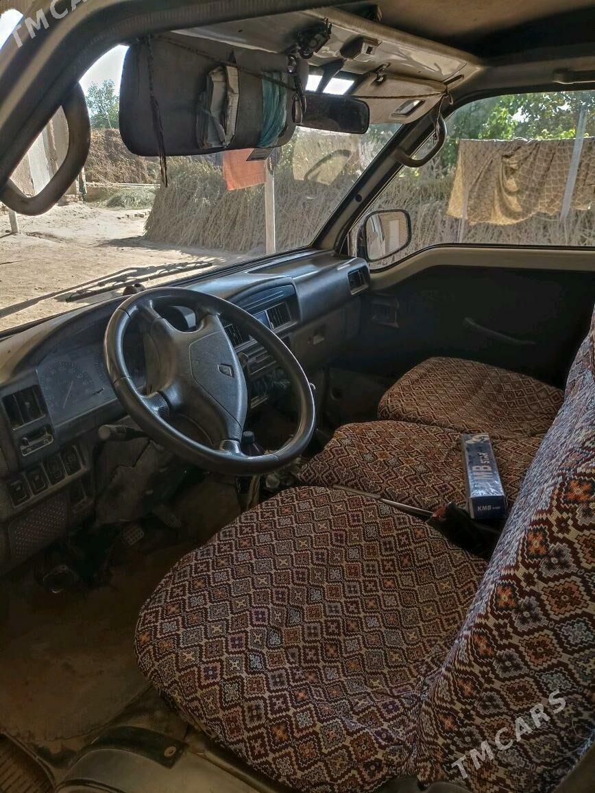 Toyota Hiace 2007 - 70 000 TMT - Байрамали - img 4