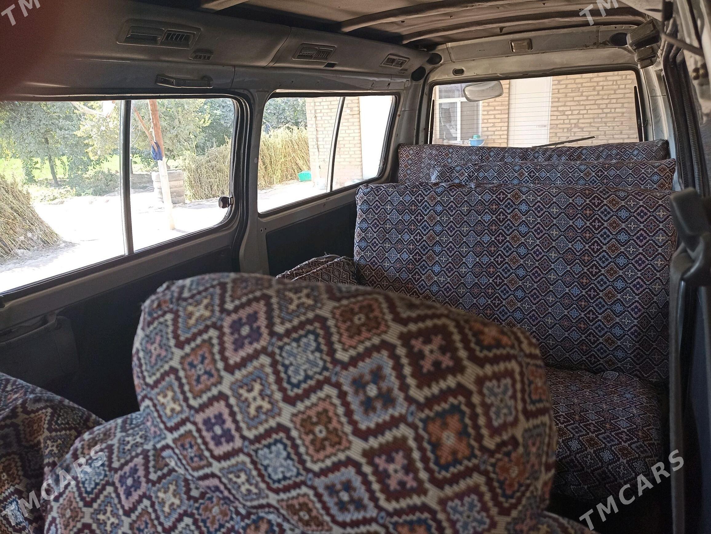 Toyota Hiace 2007 - 70 000 TMT - Байрамали - img 5