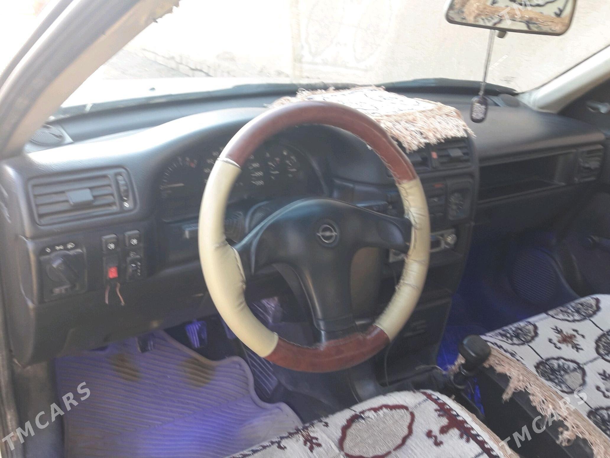 Opel Vectra 1993 - 33 000 TMT - Гороглы (Тагта) - img 8