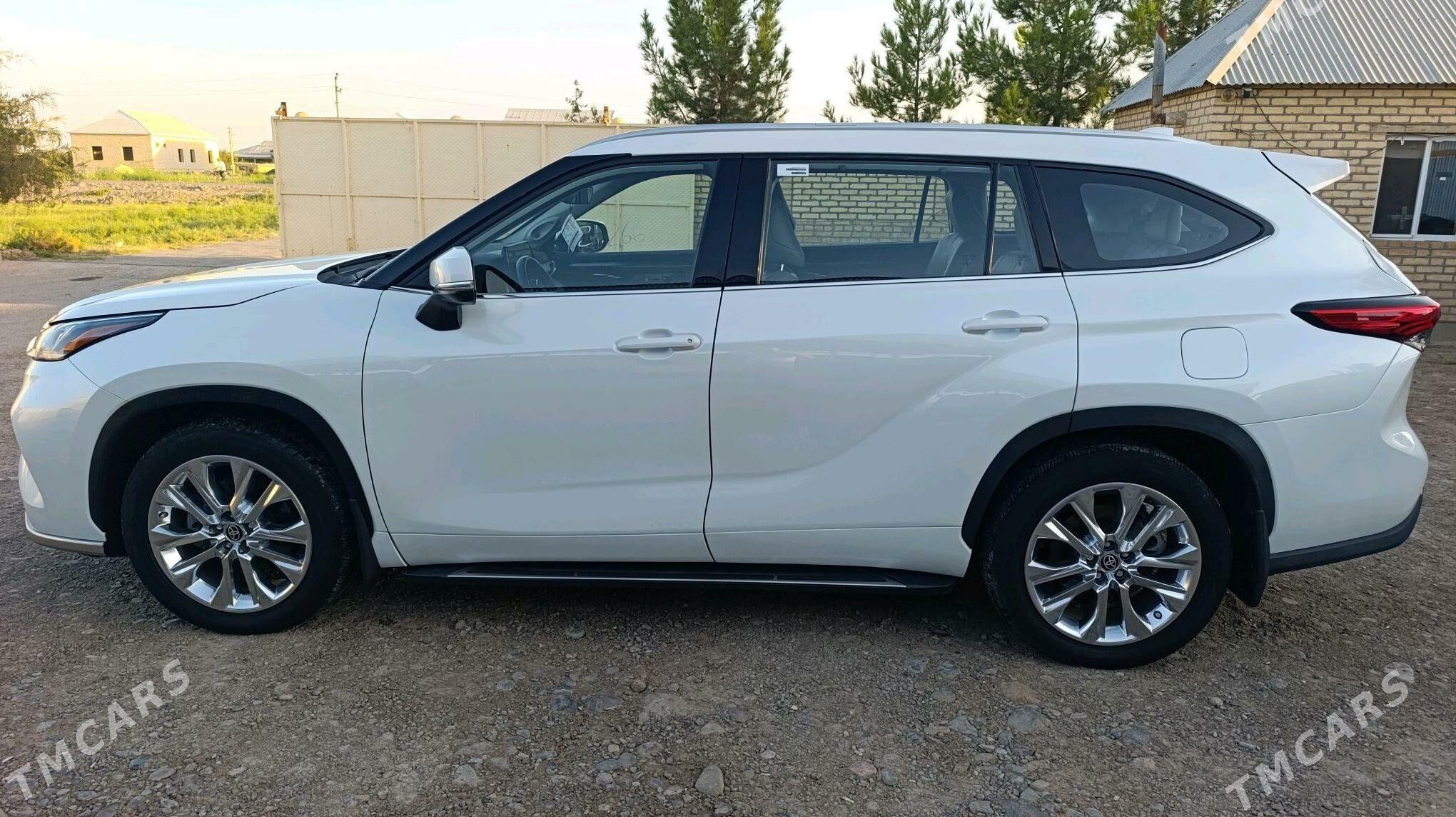 Toyota Highlander 2023 - 600 000 TMT - Сакарчага - img 4