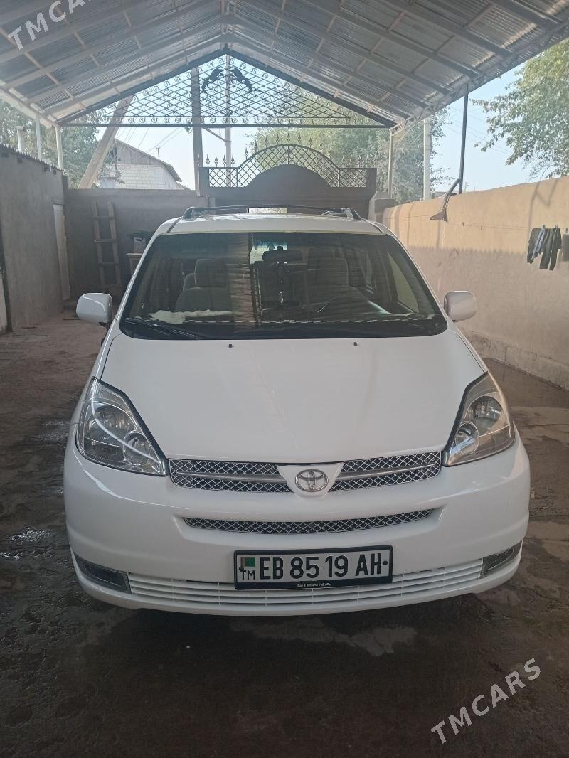 Toyota Sienna 2004 - 240 000 TMT - Теджен - img 2