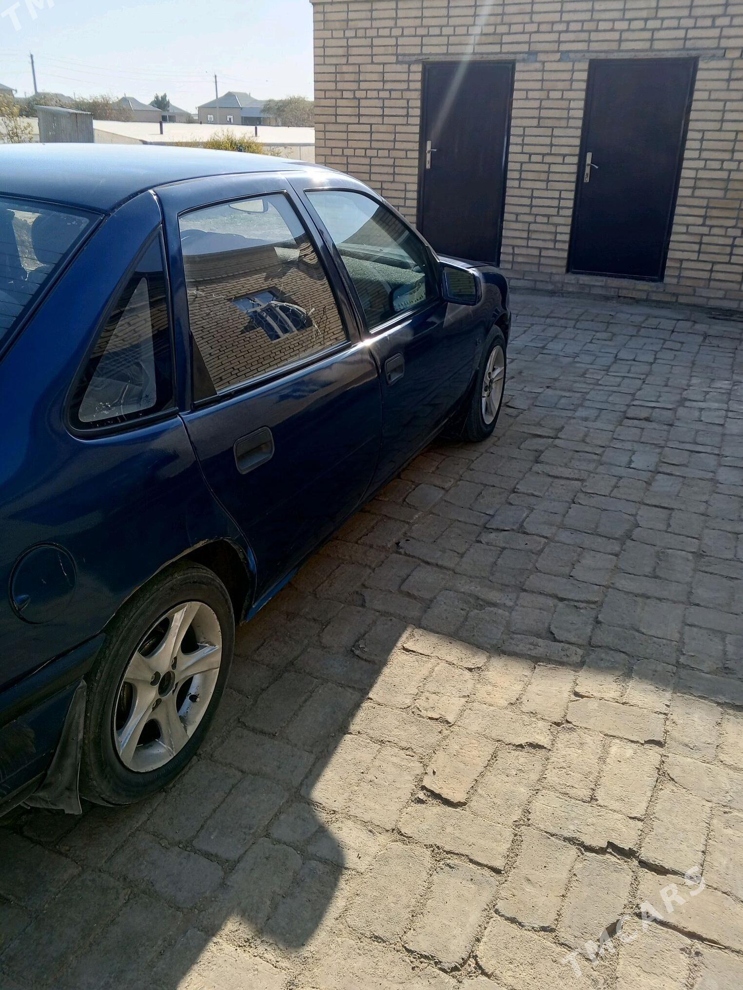 Opel Vectra 1991 - 25 000 TMT - Мургап - img 2