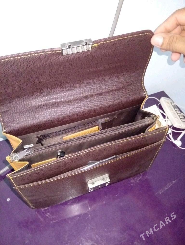 Elde goterilyan barsetka - Podwoýski köç. (Bitarap Türkmenistan şaýoly) - img 3