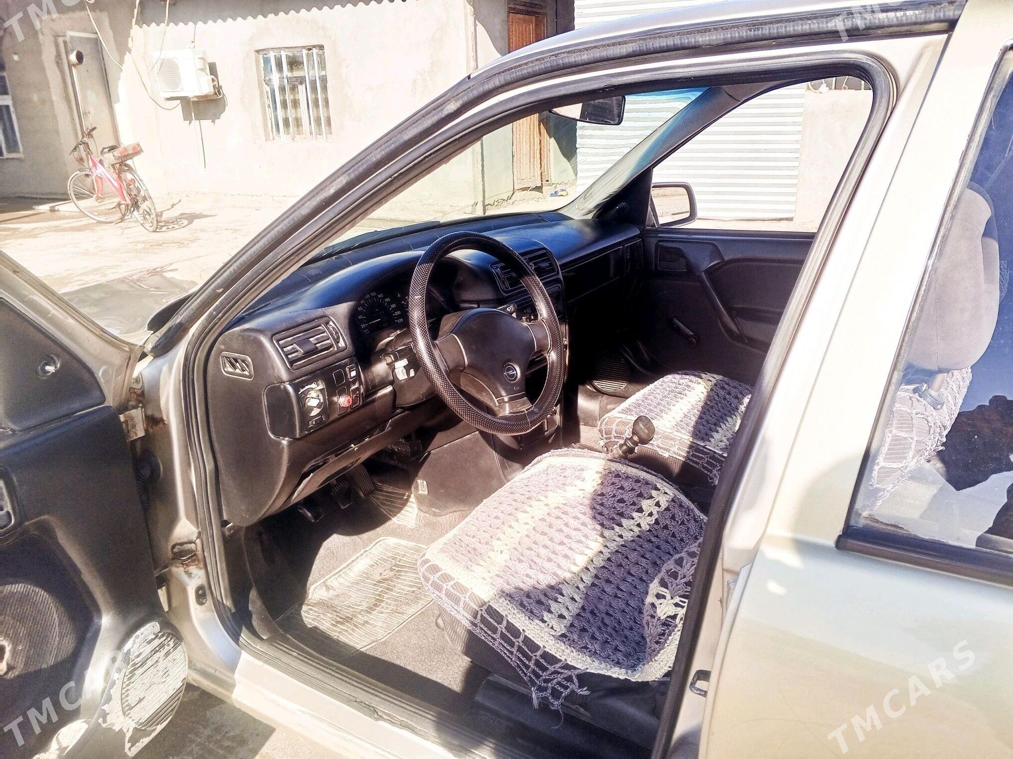 Opel Vectra 1994 - 25 000 TMT - Ак-Бугдайский этрап - img 4