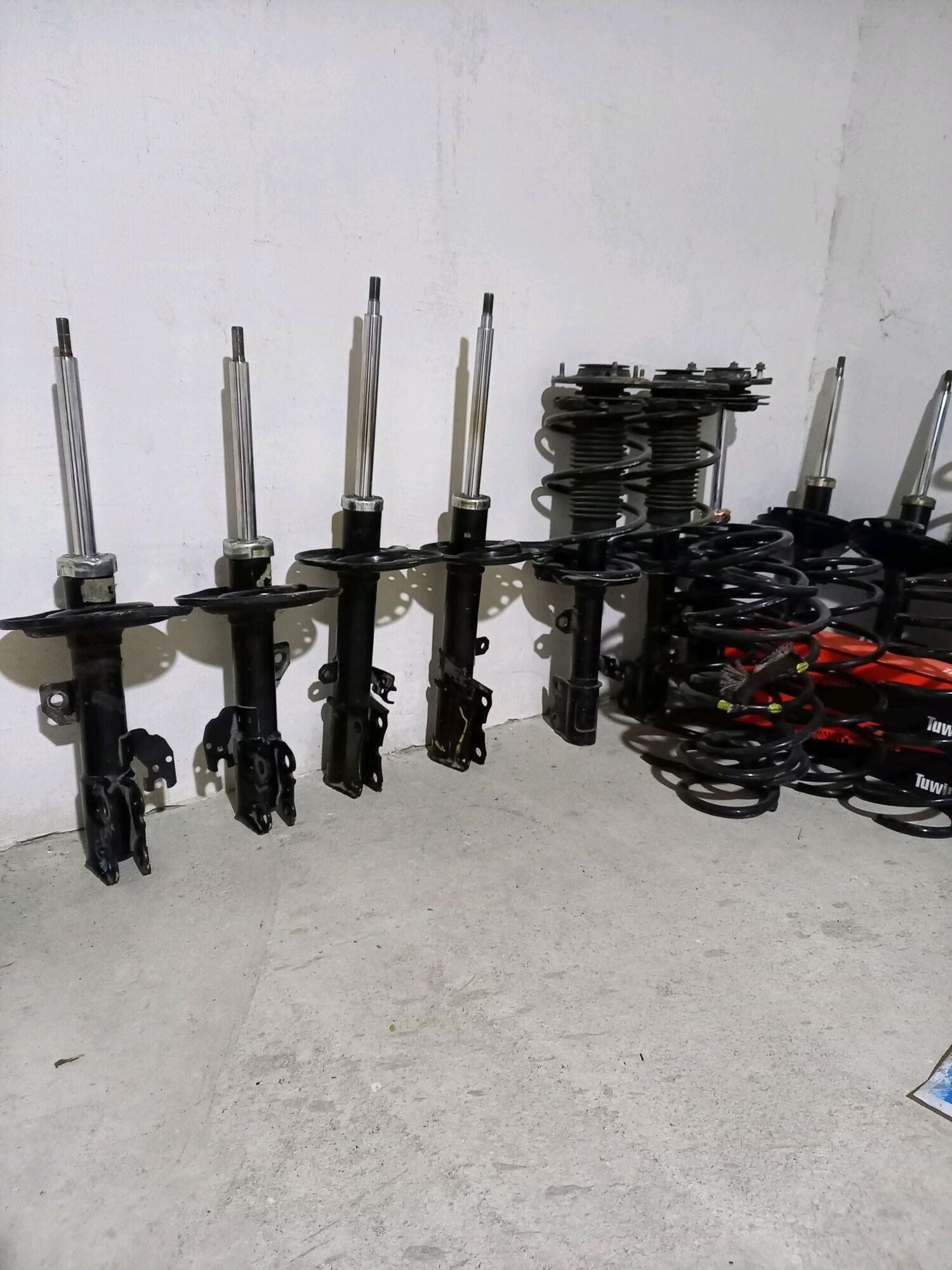 Toýoto amantizator purźyn 300 TMT - Kaka - img 1