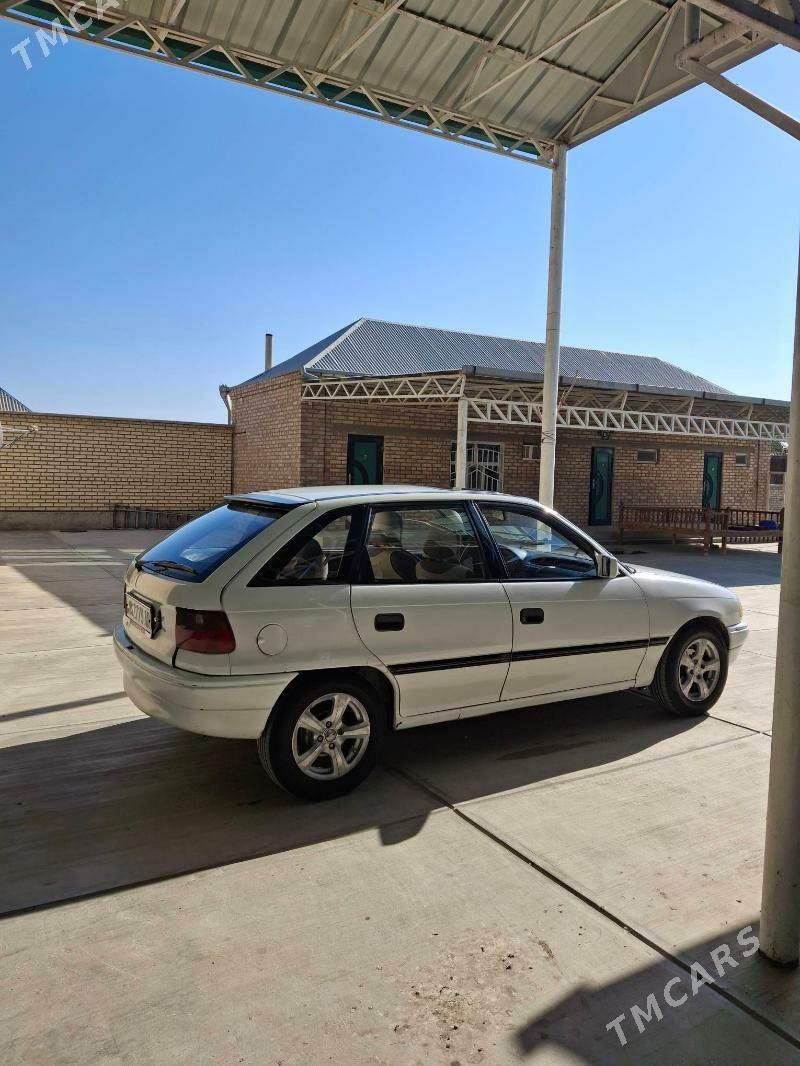 Opel Astra 1992 - 32 000 TMT - Bäherden - img 2