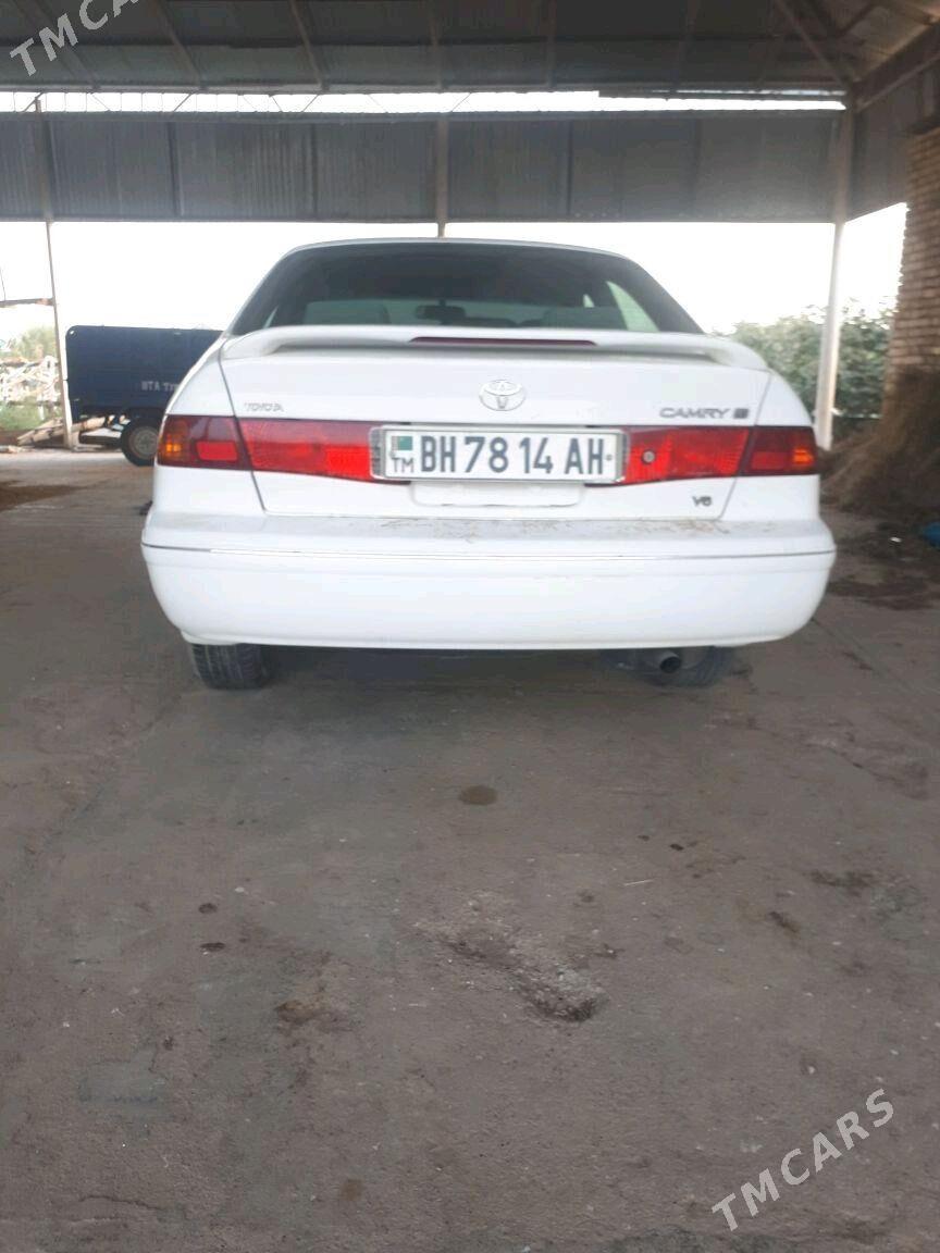 Toyota Camry 1998 - 135 000 TMT - Теджен - img 8