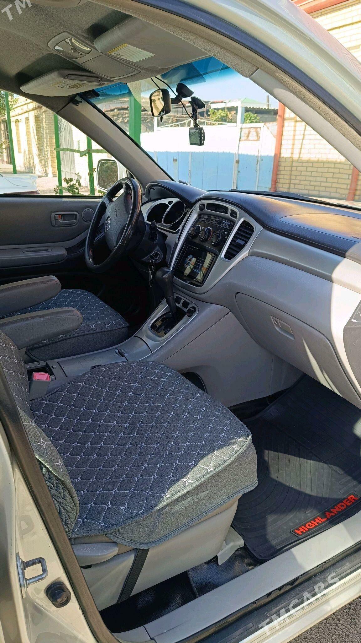 Toyota Highlander 2004 - 230 000 TMT - Мары - img 4