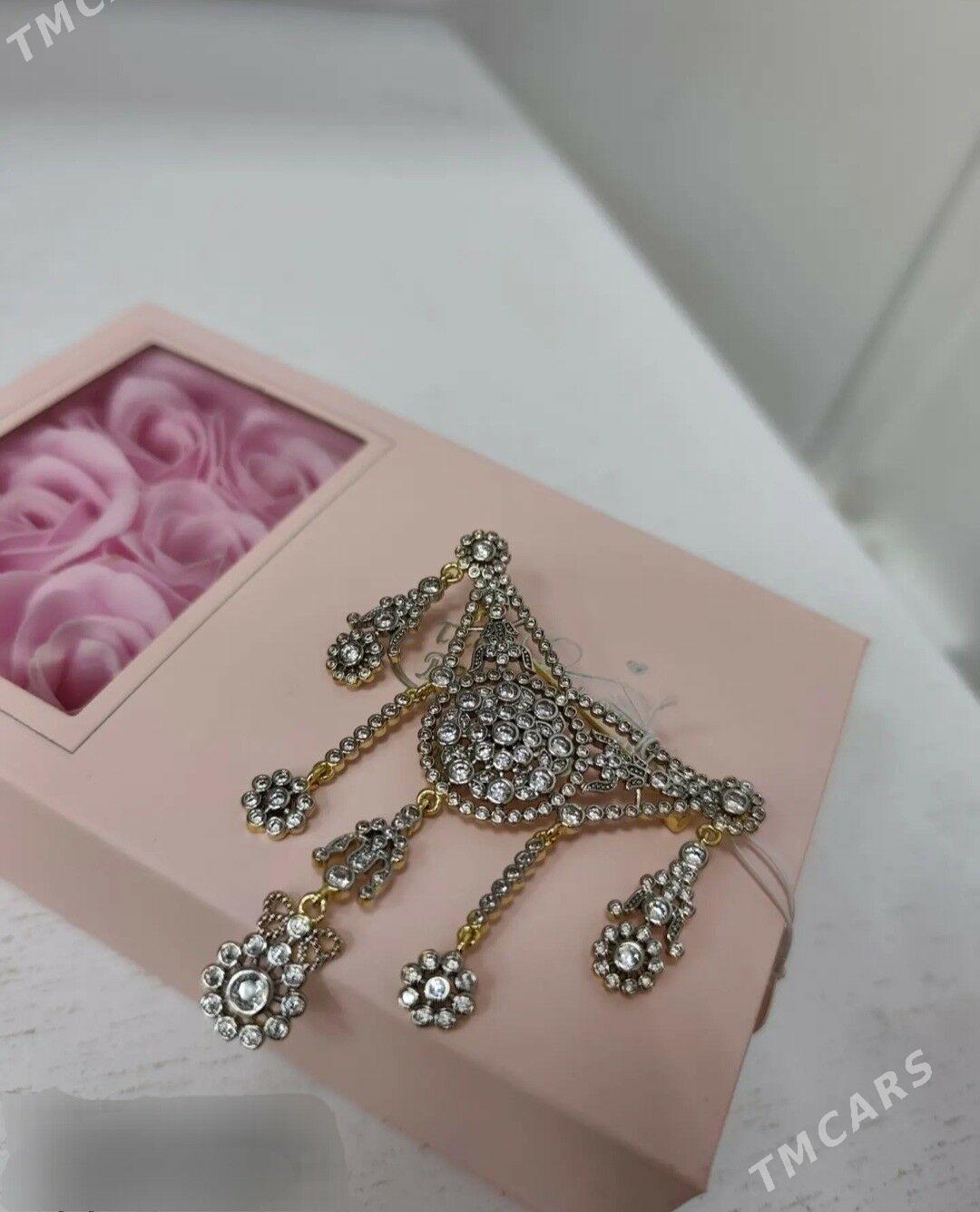 Bijuteriya - Howdan "B" - img 1