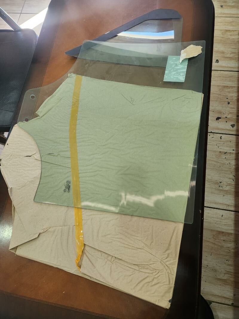 Ayna Стекло 4 000 TMT - 3 мкр - img 1