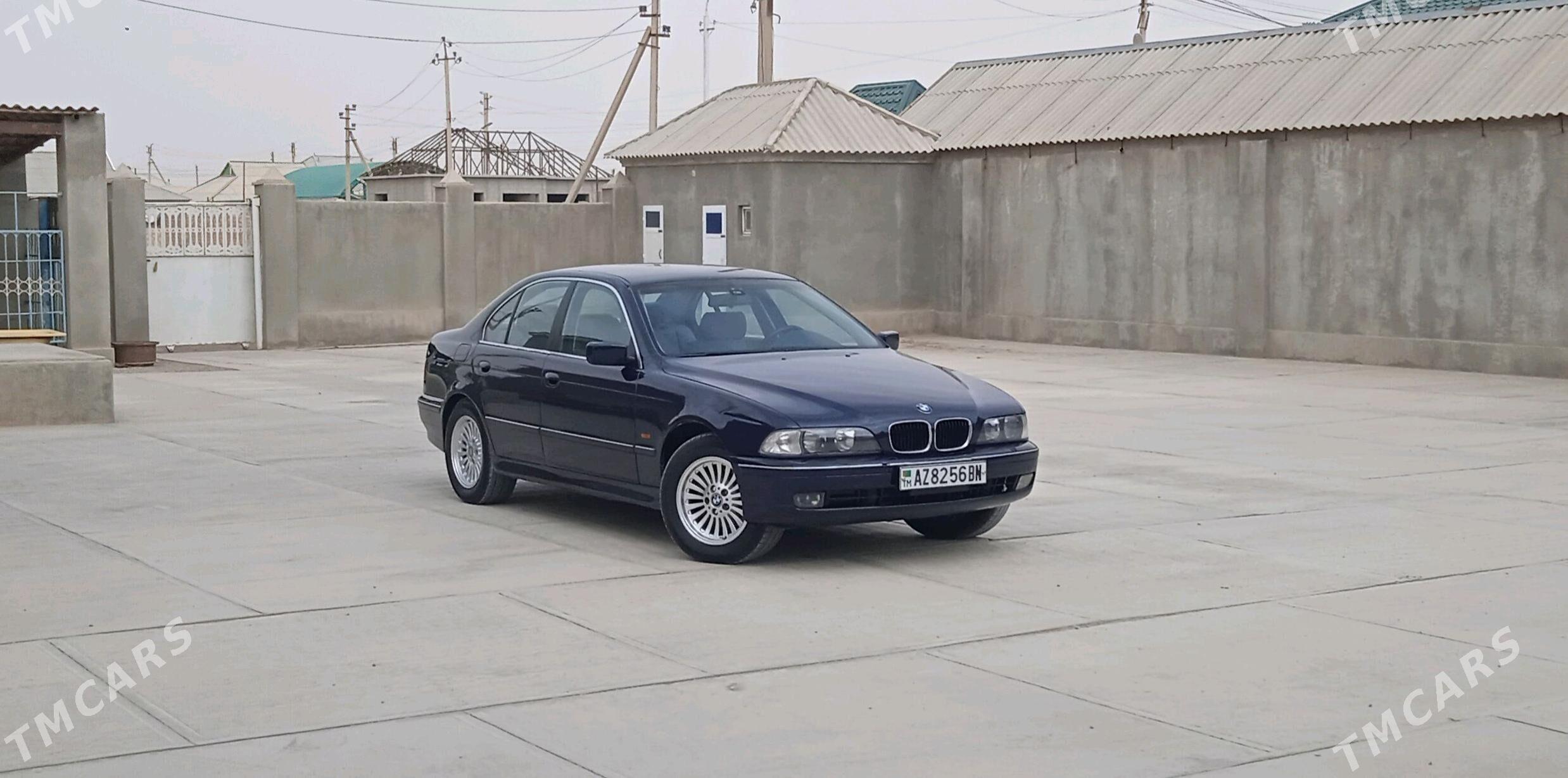 BMW E39 1999 - 108 000 TMT - Гумдаг - img 2