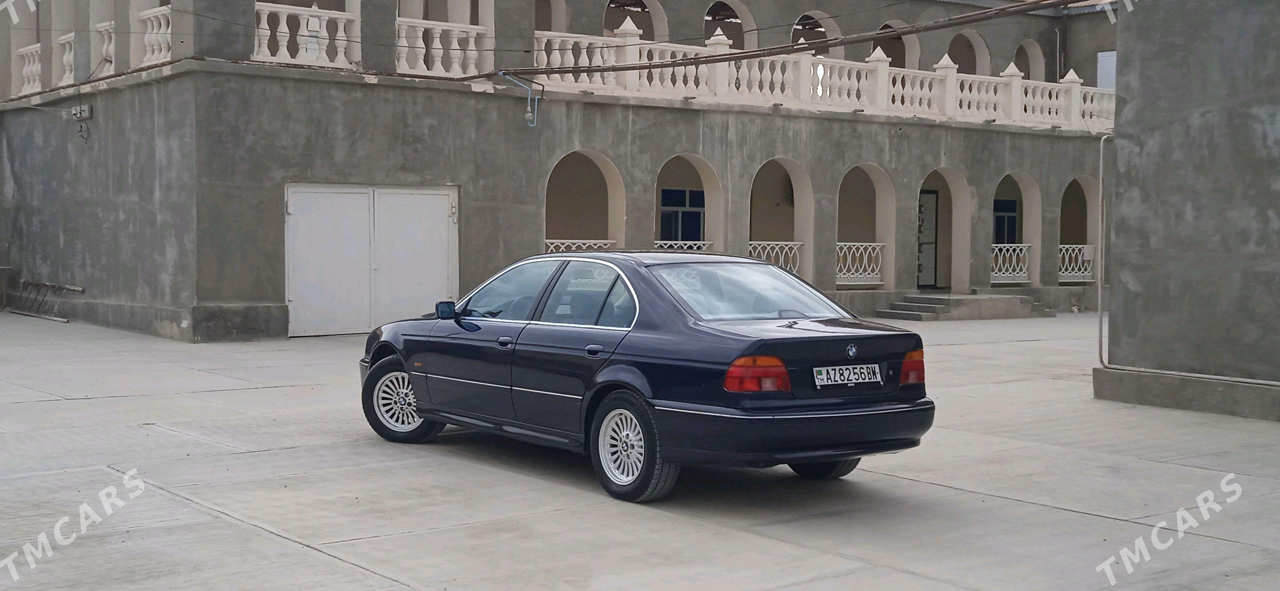 BMW E39 1999 - 108 000 TMT - Гумдаг - img 3