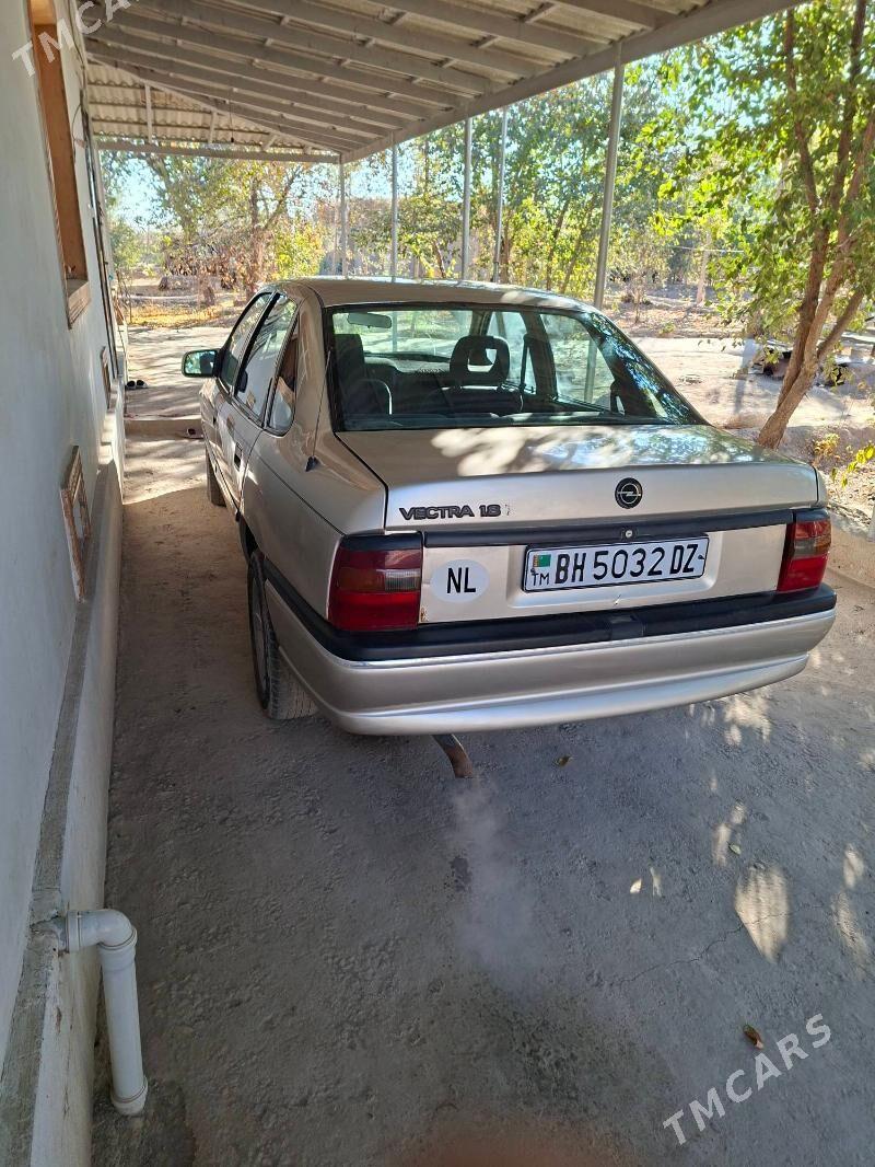 Opel Vectra 1992 - 37 000 TMT - Губадаг - img 1