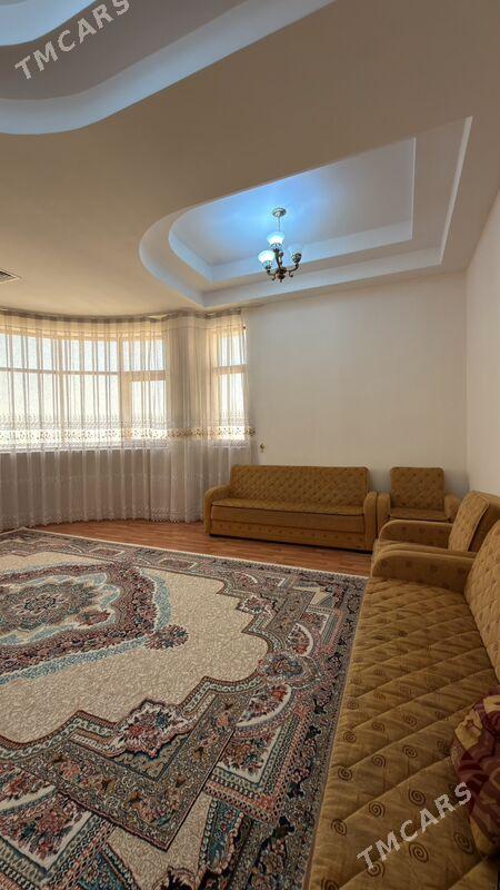 ДИСНЕЙ ЛЕНД 3 КОМН - Sowetskiý köç. (Garaşsyzlyk şaýoly) - img 1