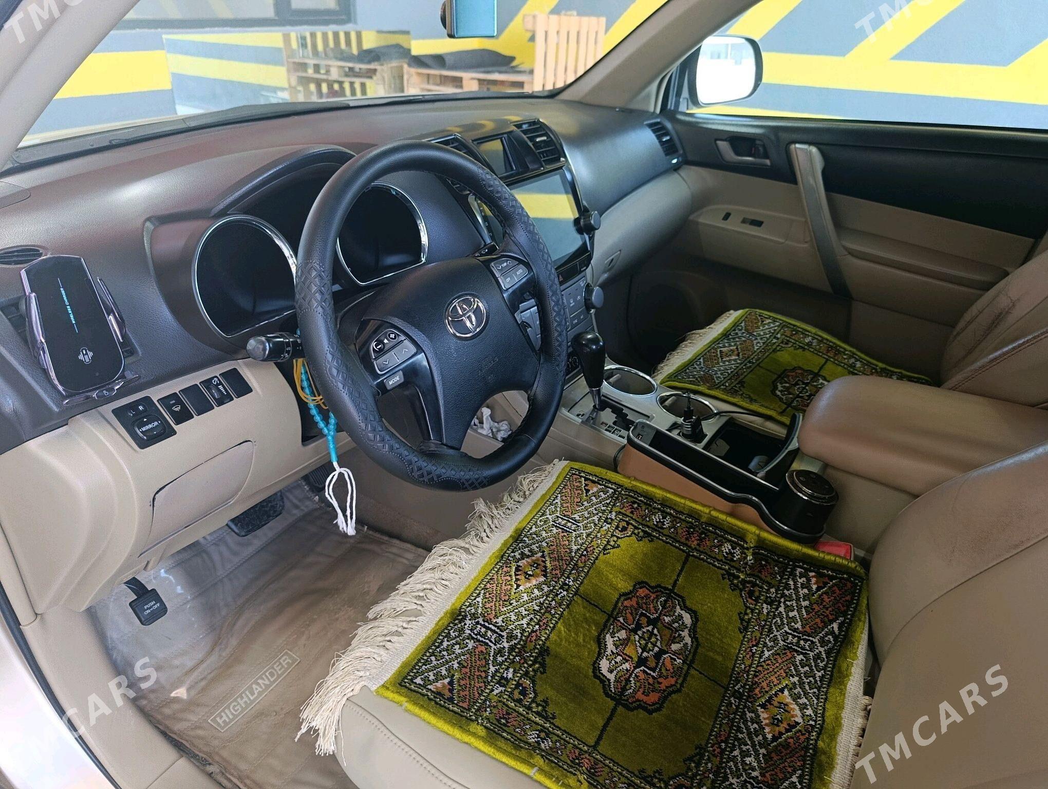 Toyota Highlander 2011 - 330 000 TMT - Мары - img 4