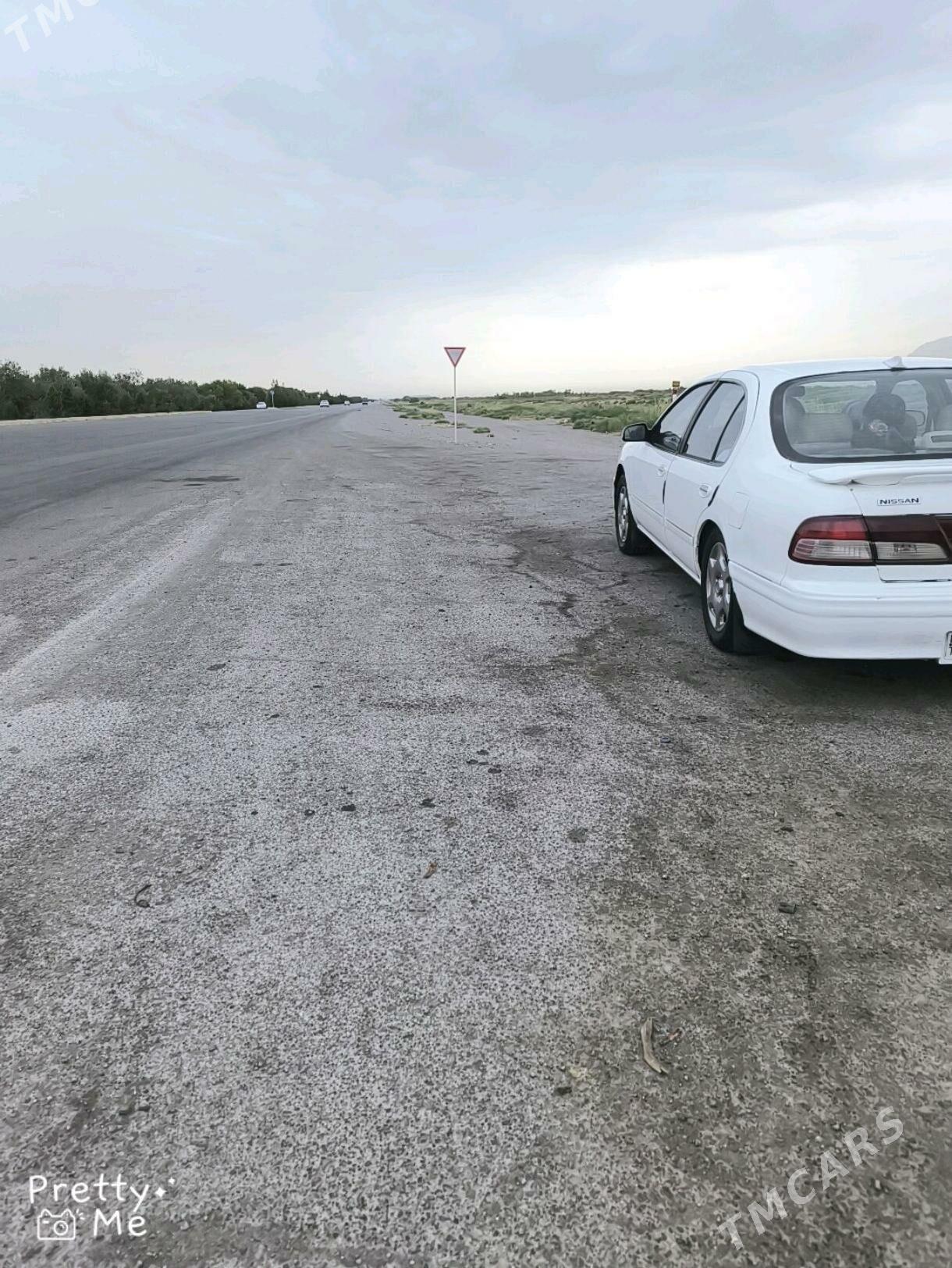 Infiniti I30 1998 - 65 000 TMT - Бахарден - img 1