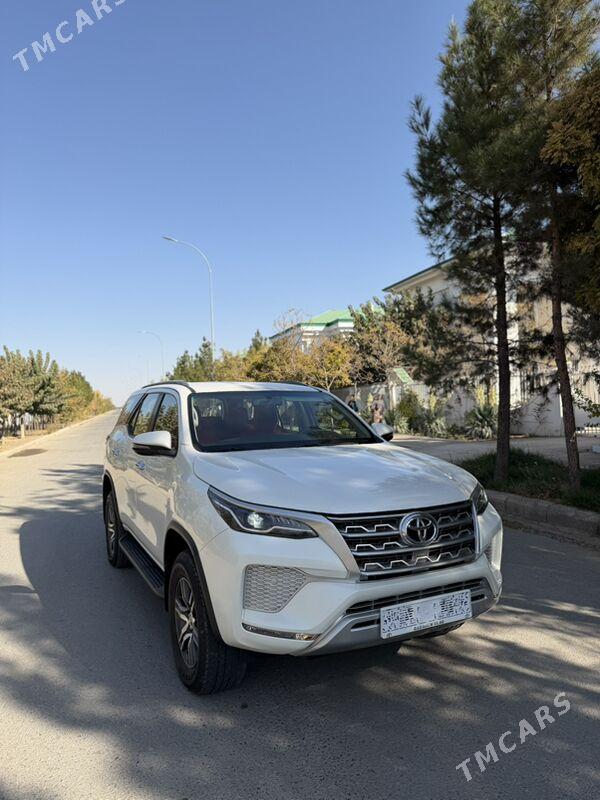 Toyota Fortuner 2022 - 540 000 TMT - Ашхабад - img 2