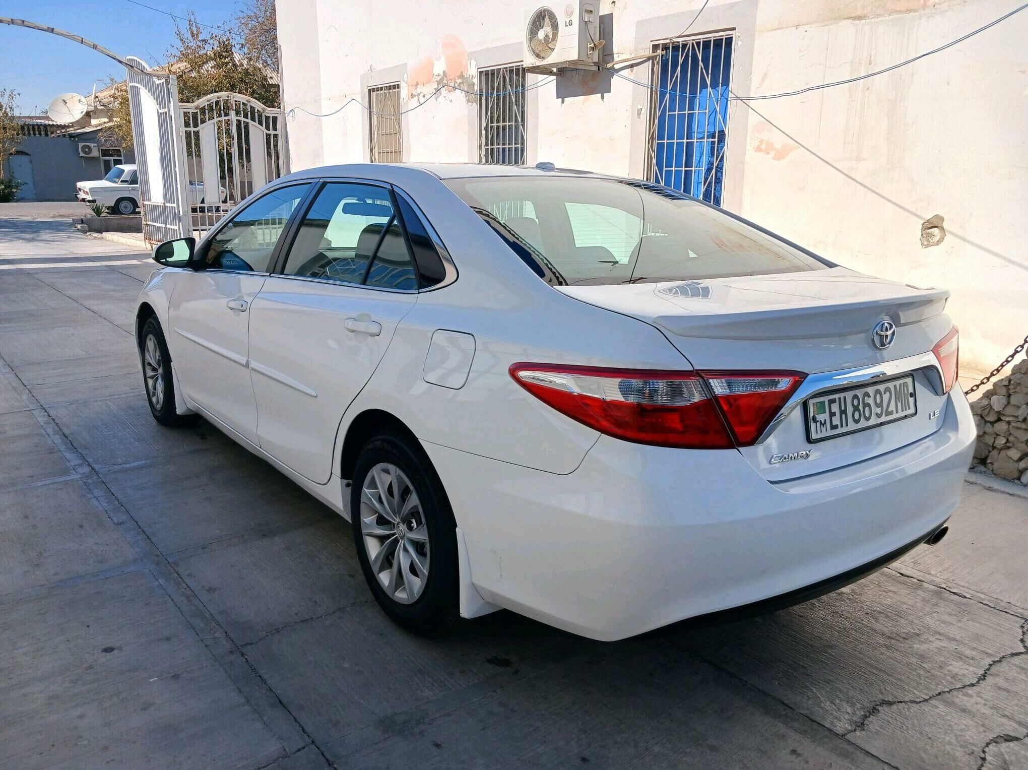 Toyota Camry 2017 - 240 000 TMT - Мары - img 2