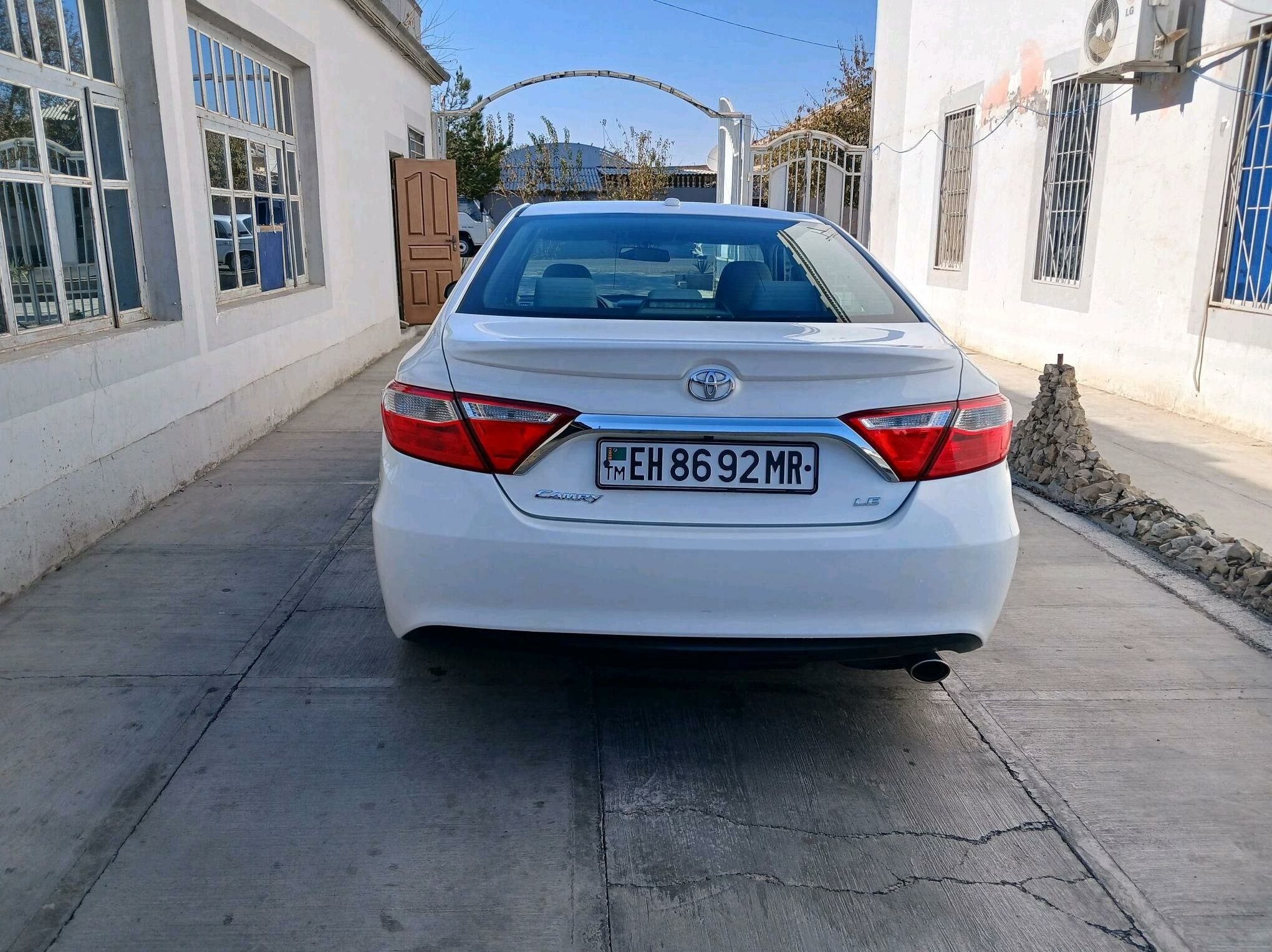 Toyota Camry 2017 - 240 000 TMT - Мары - img 3