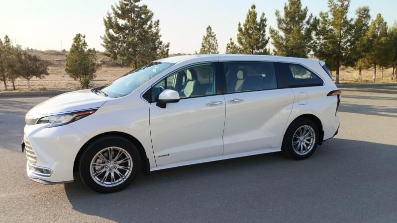Toyota Sienna 2021 - 480 000 TMT - Анев - img 7