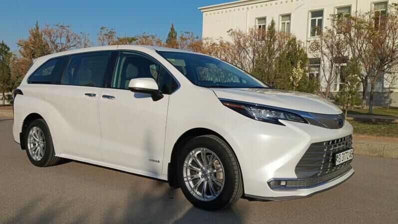 Toyota Sienna 2021 - 480 000 TMT - Анев - img 4