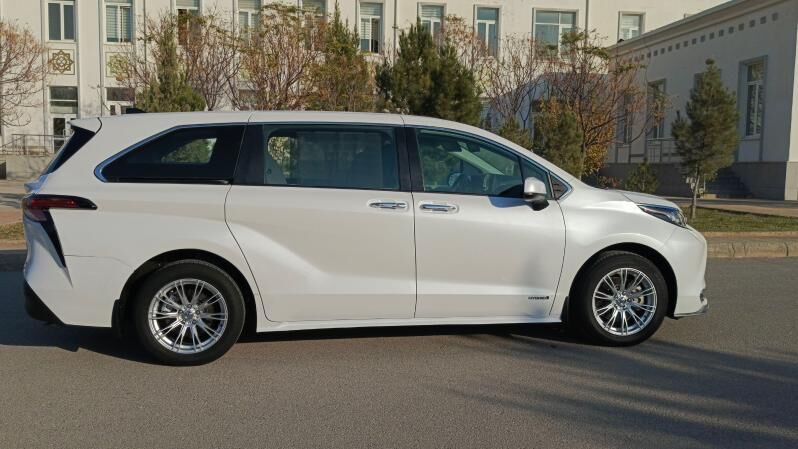 Toyota Sienna 2021 - 480 000 TMT - Анев - img 3
