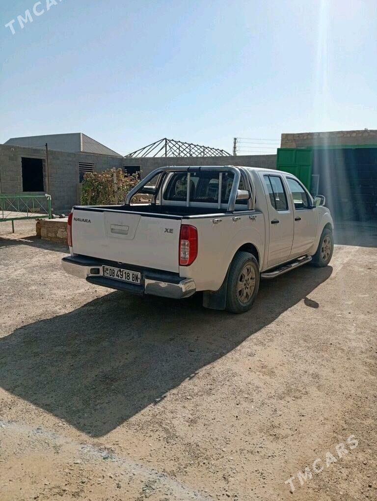 Nissan Navara 2009 - 110 000 TMT - Гумдаг - img 1