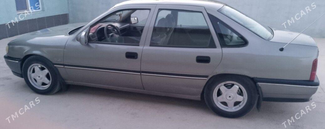 Opel Vectra 1990 - 35 000 TMT - Kaka - img 2