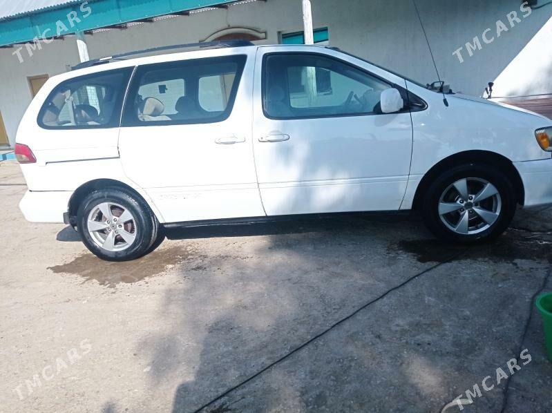 Toyota Sienna 2001 - 140 000 TMT - Magtymguly - img 3