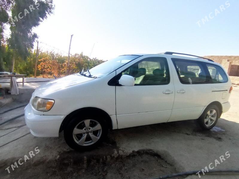 Toyota Sienna 2001 - 140 000 TMT - Magtymguly - img 1