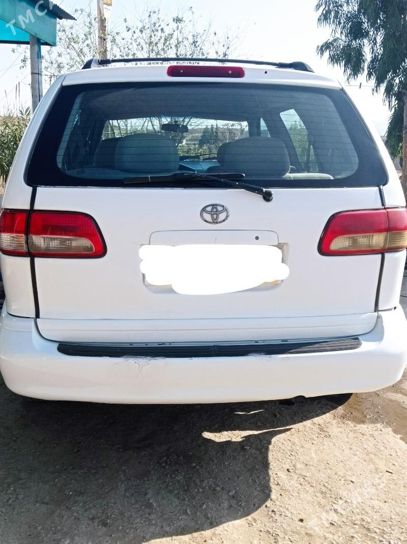 Toyota Sienna 2001 - 140 000 TMT - Magtymguly - img 2