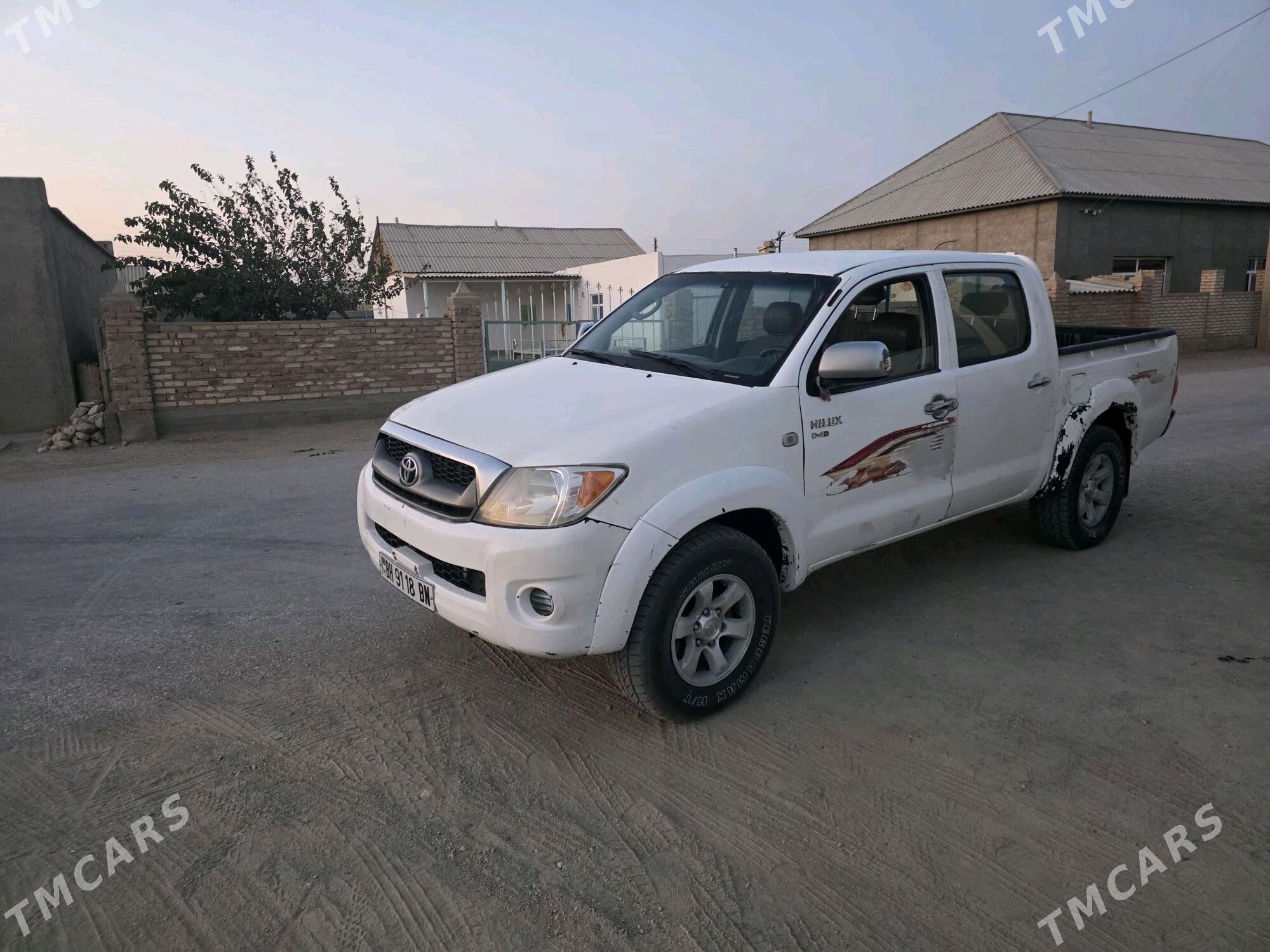 Toyota Hilux 2006 - 150 000 TMT - Гумдаг - img 3