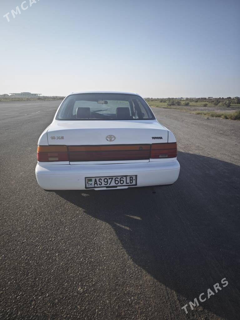 Toyota Corolla 1994 - 48 000 TMT - Туркменабат - img 2