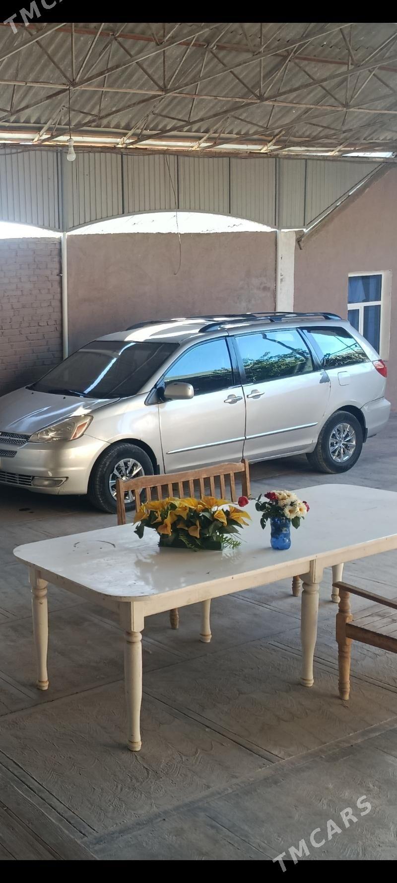 Toyota Sienna 2004 - 190 000 TMT - Baýramaly - img 2