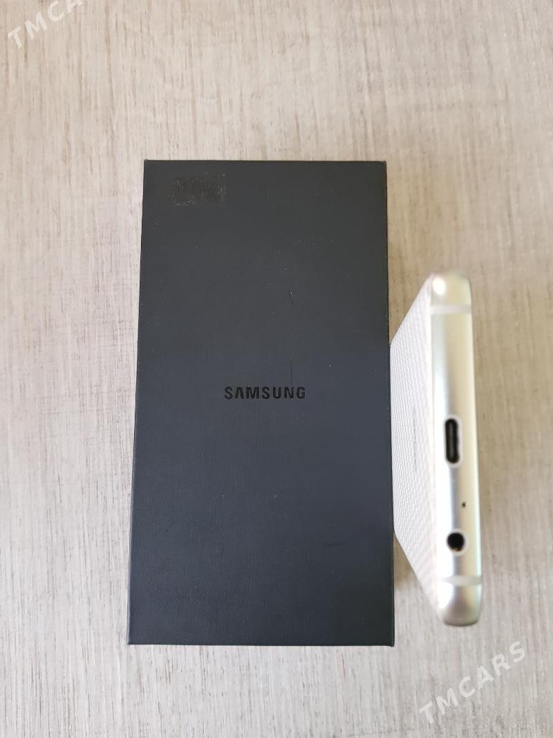 Samsung Galaxy a8 - Mary - img 3