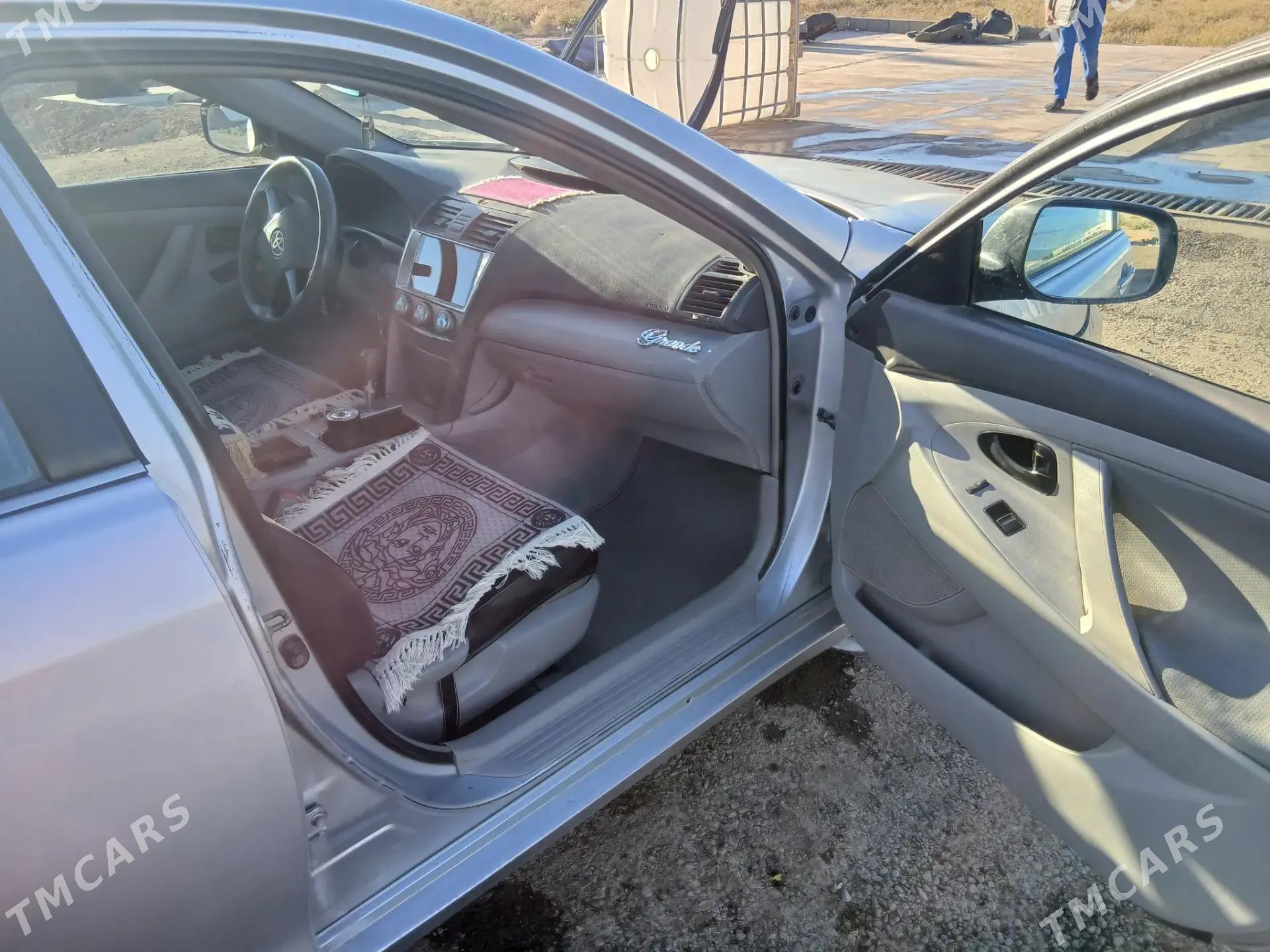 Toyota Camry 2010 - 130 000 TMT - Tejen - img 3