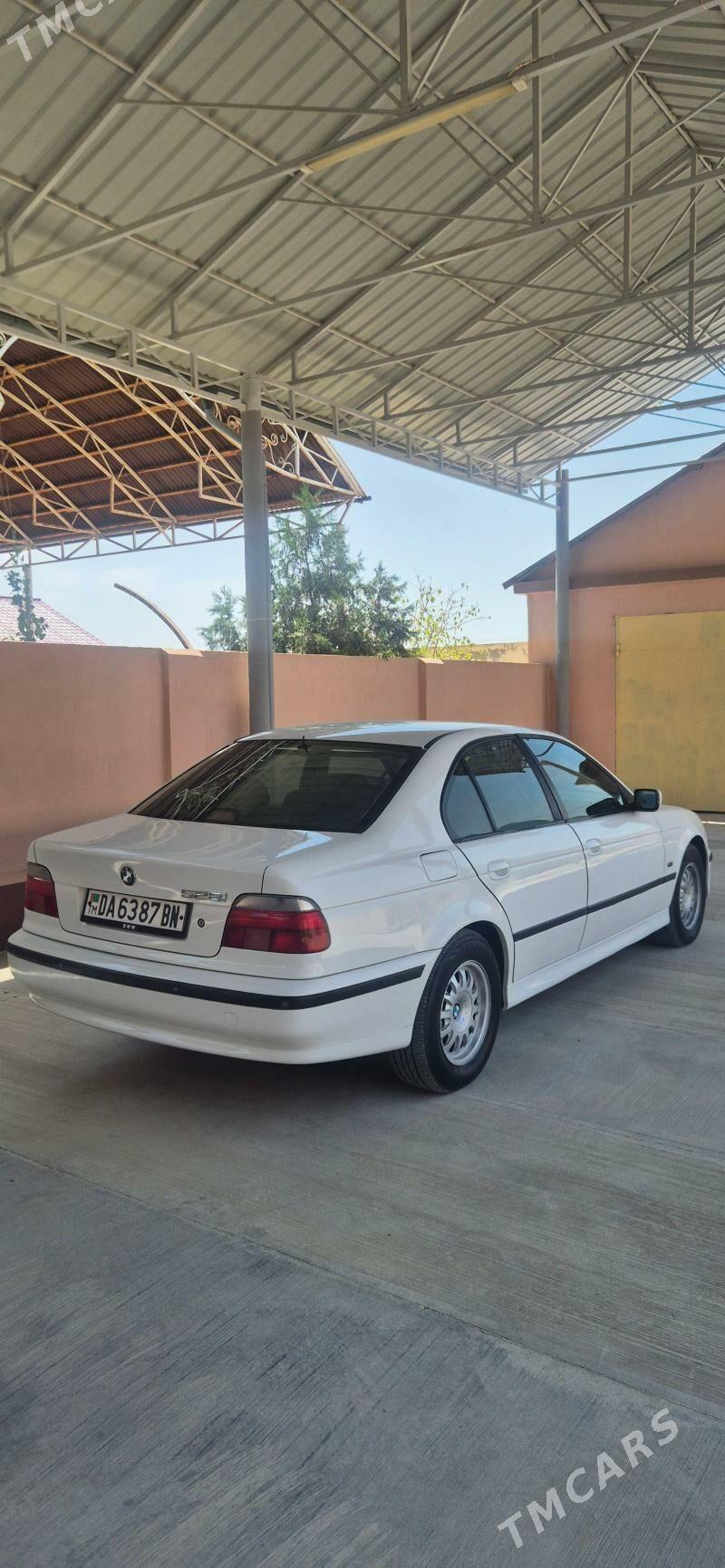 BMW E39 1999 - 110 000 TMT - Balkanabat - img 3