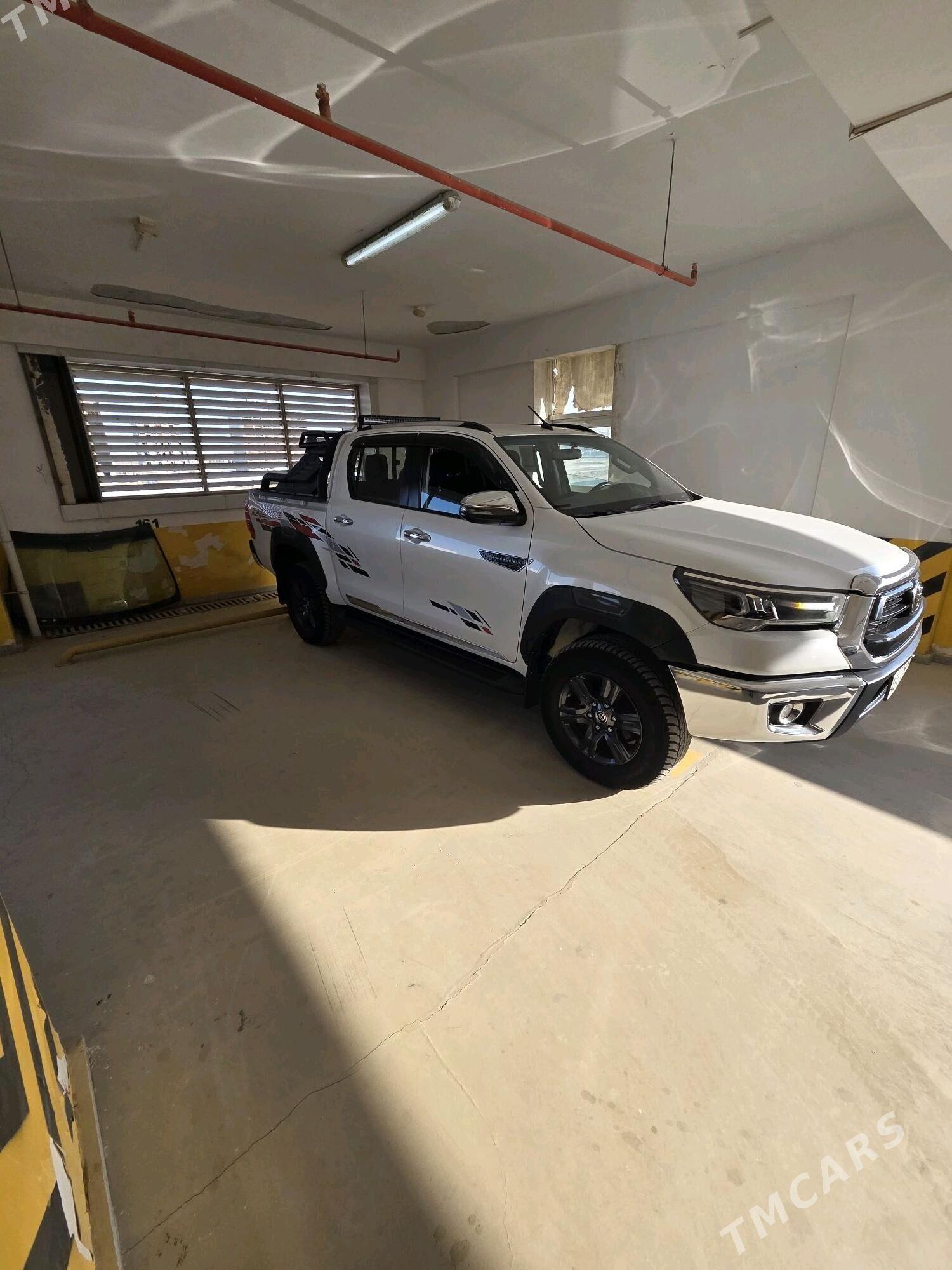 Toyota Hilux 2024 - 685 000 TMT - Ашхабад - img 5