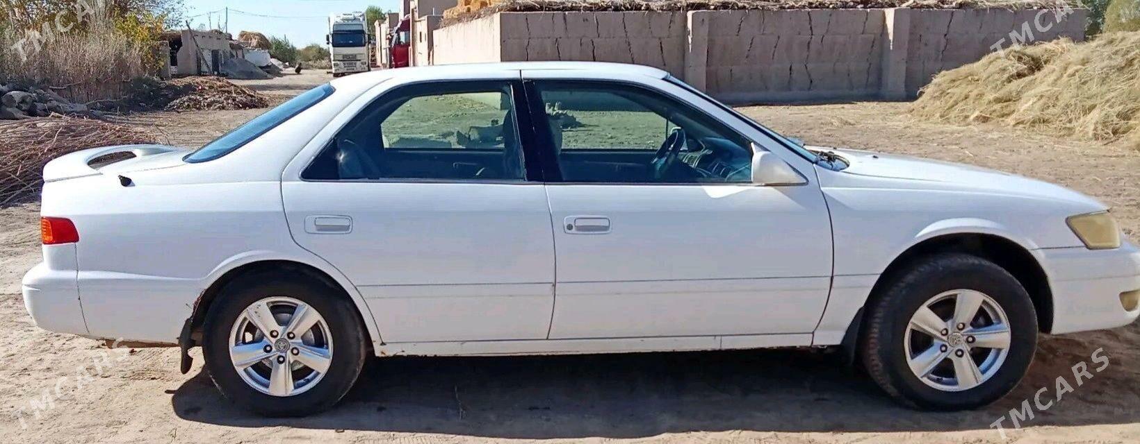 Toyota Camry 1999 - 125 000 TMT - Кёнеургенч - img 2