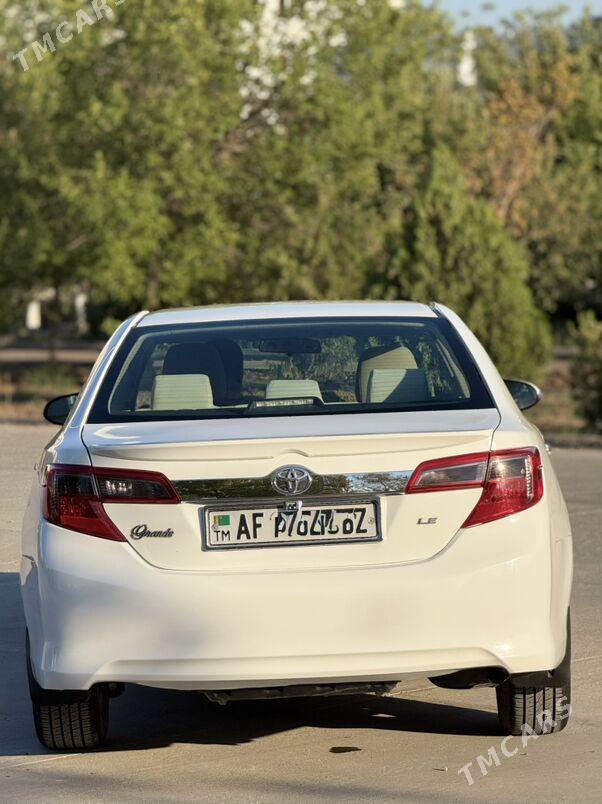 Toyota Camry 2012 - 229 000 TMT - Дашогуз - img 4