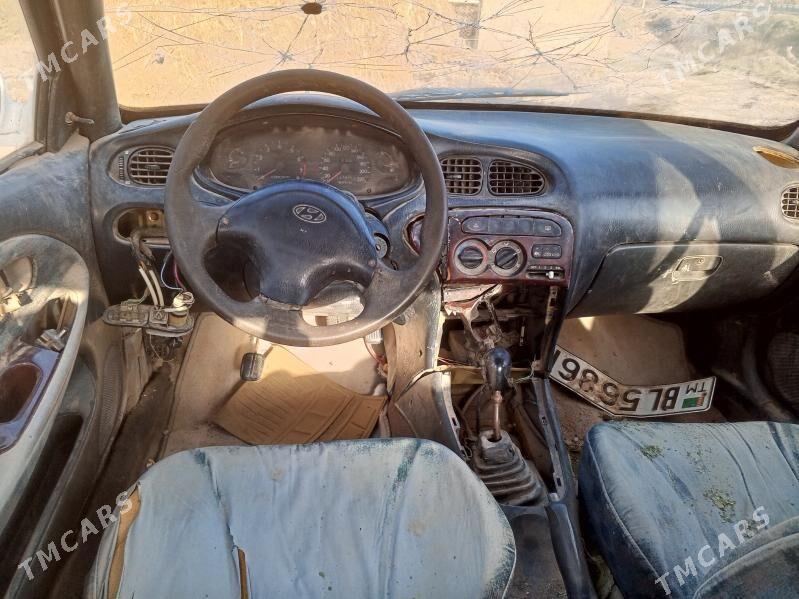 Hyundai Elantra 1996 - 10 000 TMT - Мургап - img 5