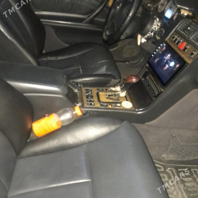 Mercedes-Benz E320 2000 - 95 000 TMT - Гумдаг - img 5