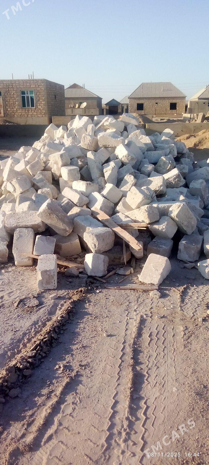 ak daş - Gumdag - img 1