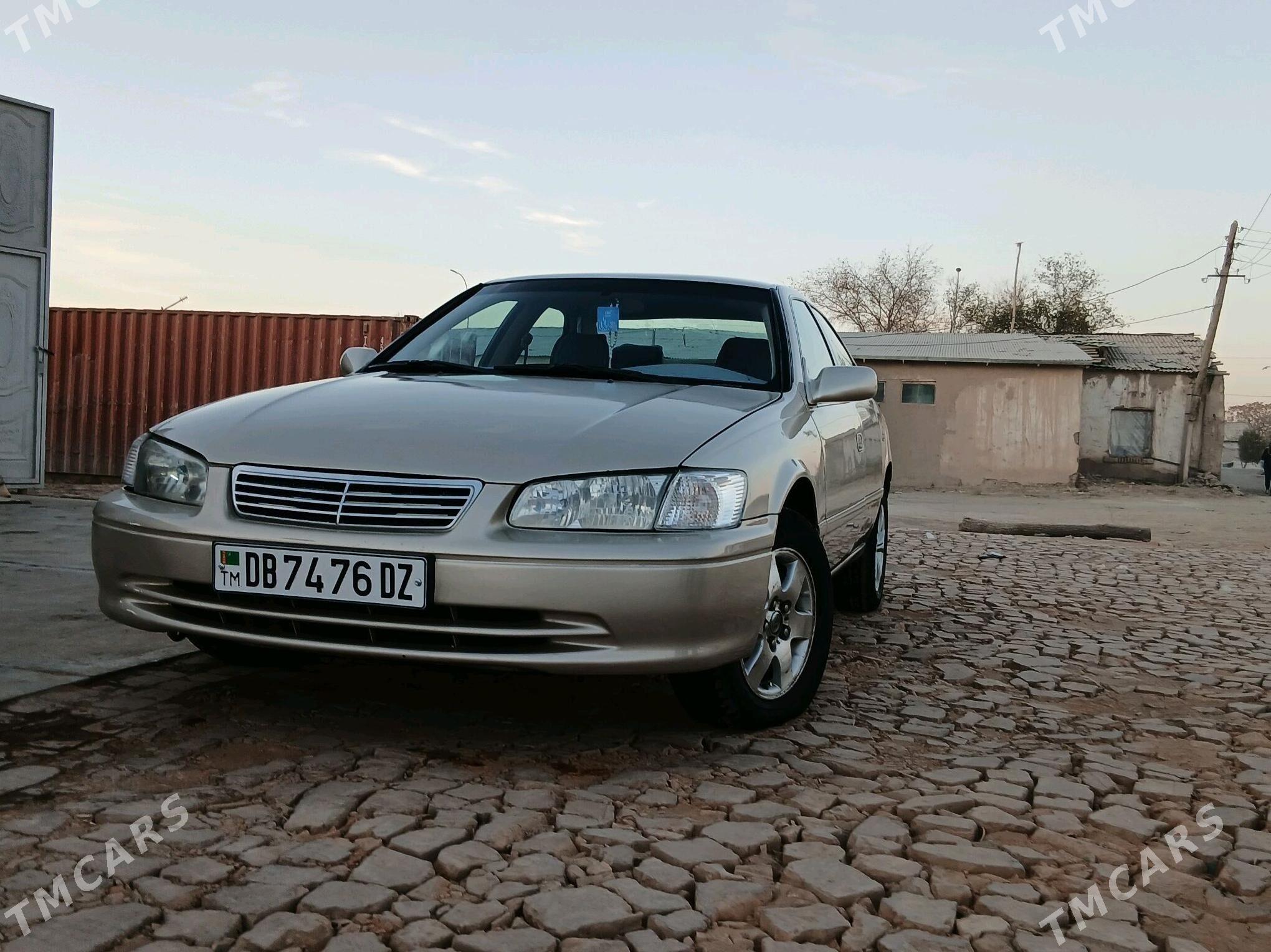 Toyota Camry 2000 - 145 000 TMT - Гурбансолтан Едже - img 1