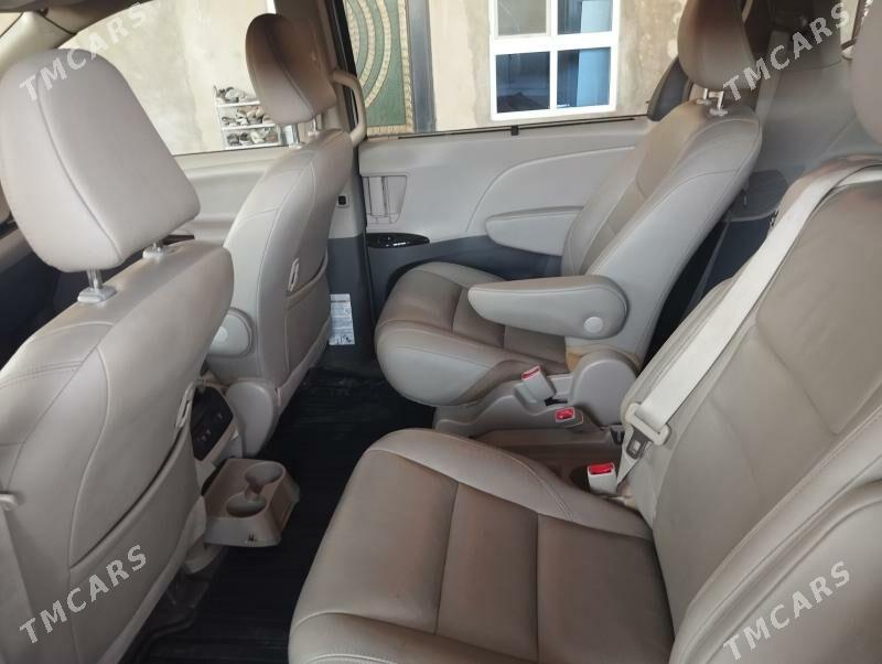 Toyota Sienna 2018 - 410 000 TMT - Кака - img 4