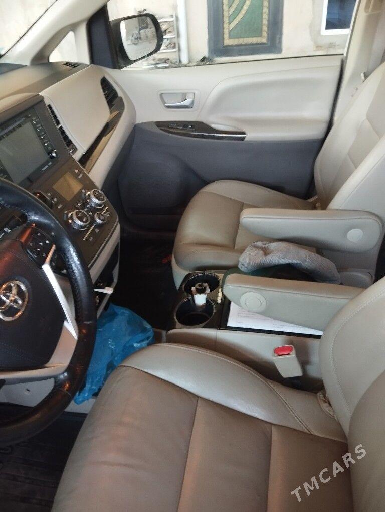 Toyota Sienna 2018 - 410 000 TMT - Кака - img 5