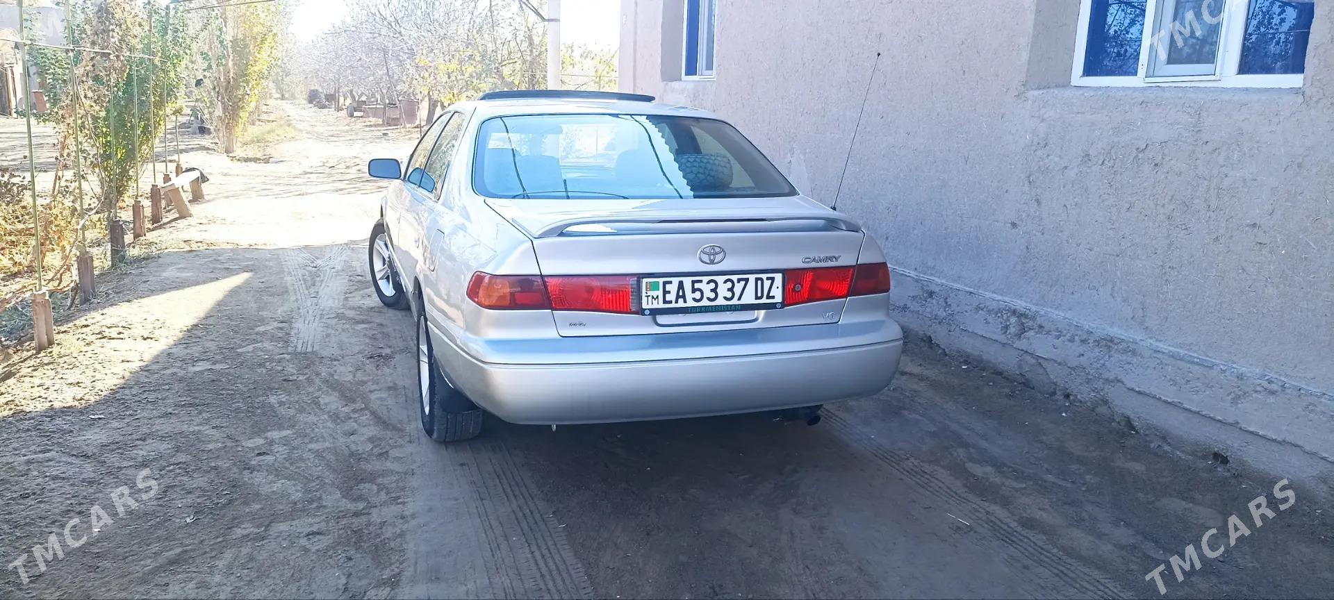 Toyota Camry 2001 - 160 000 TMT - Köneürgenç - img 9