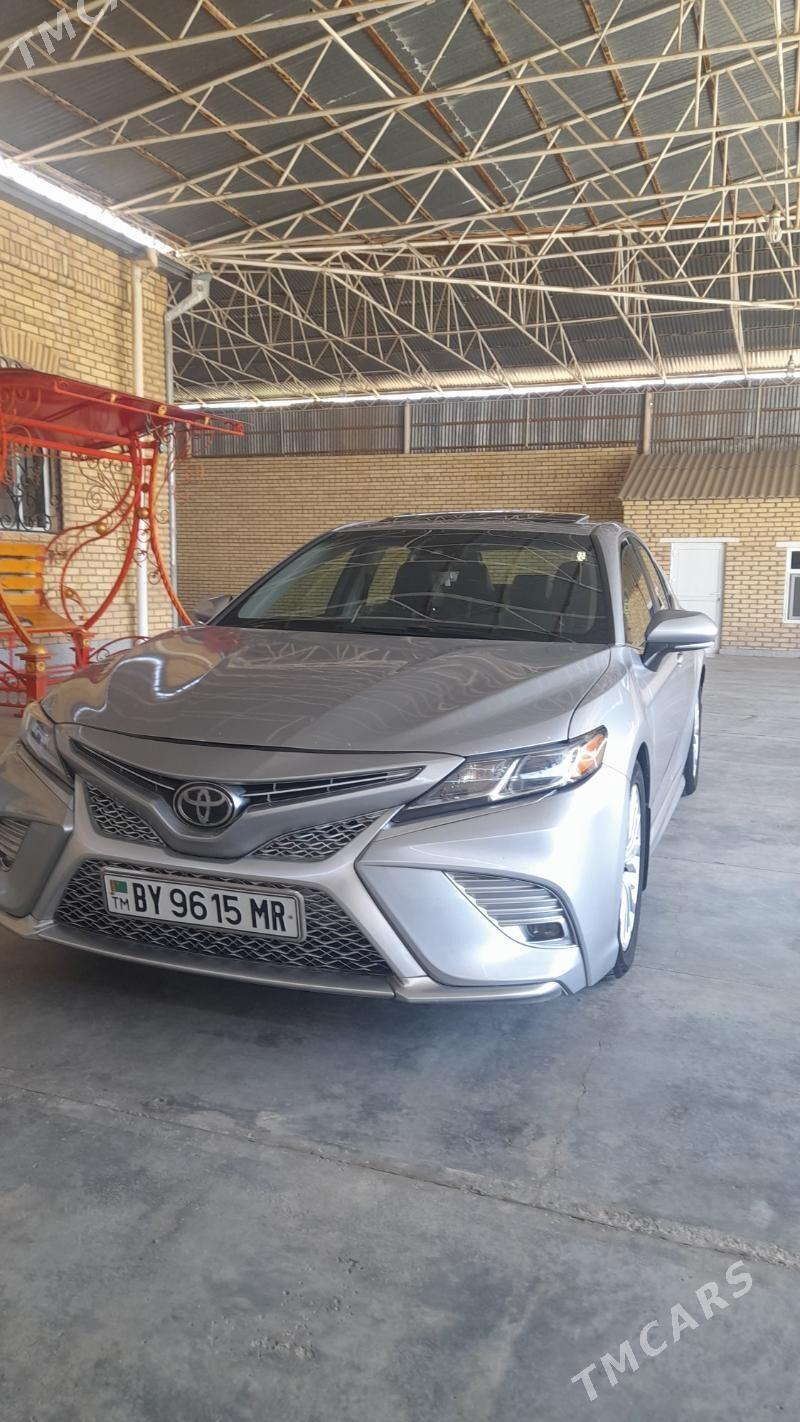 Toyota Camry 2018 - 320 000 TMT - Байрамали - img 2