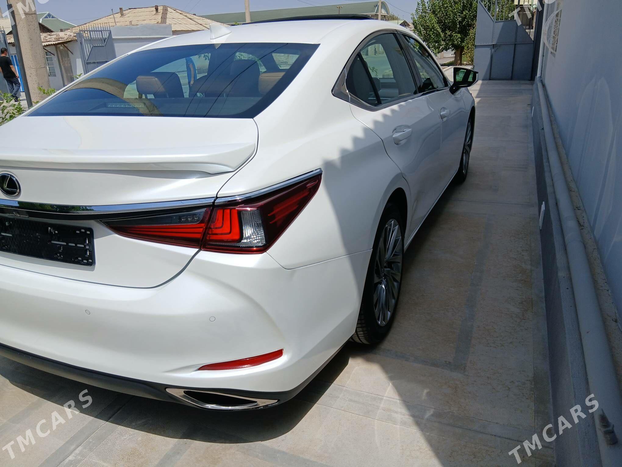 Lexus ES 350 2019 - 530 000 TMT - Херрикгала - img 7