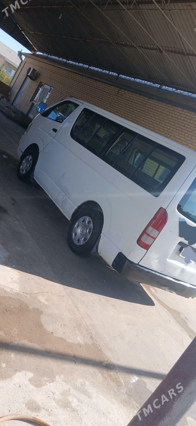 Toyota Hiace 2007 - 200 000 TMT - Мары - img 2